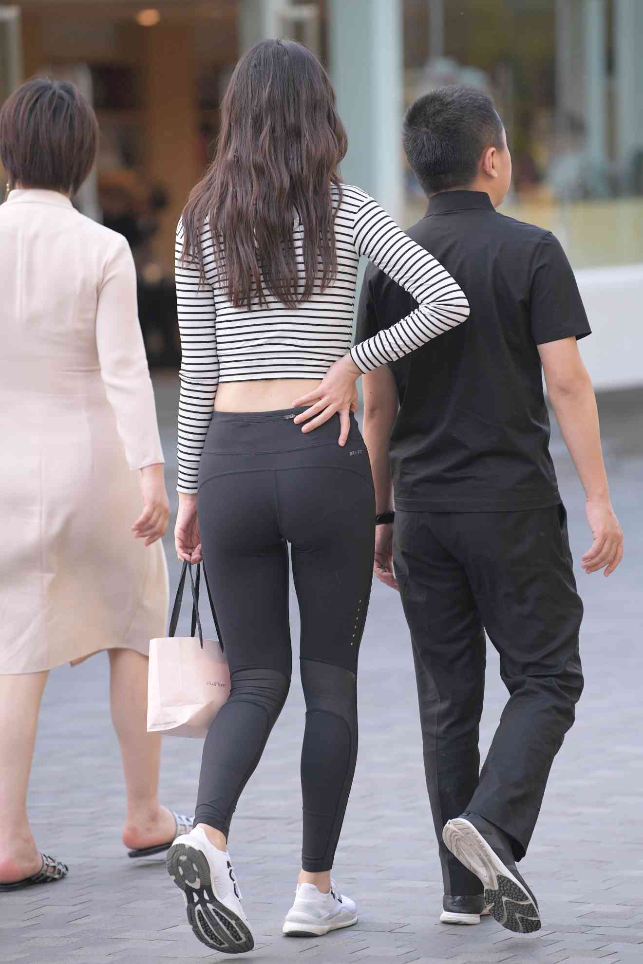 图片[3]-【免费】逛街的瑜伽裤女人【23P】04033-阡陌图库
