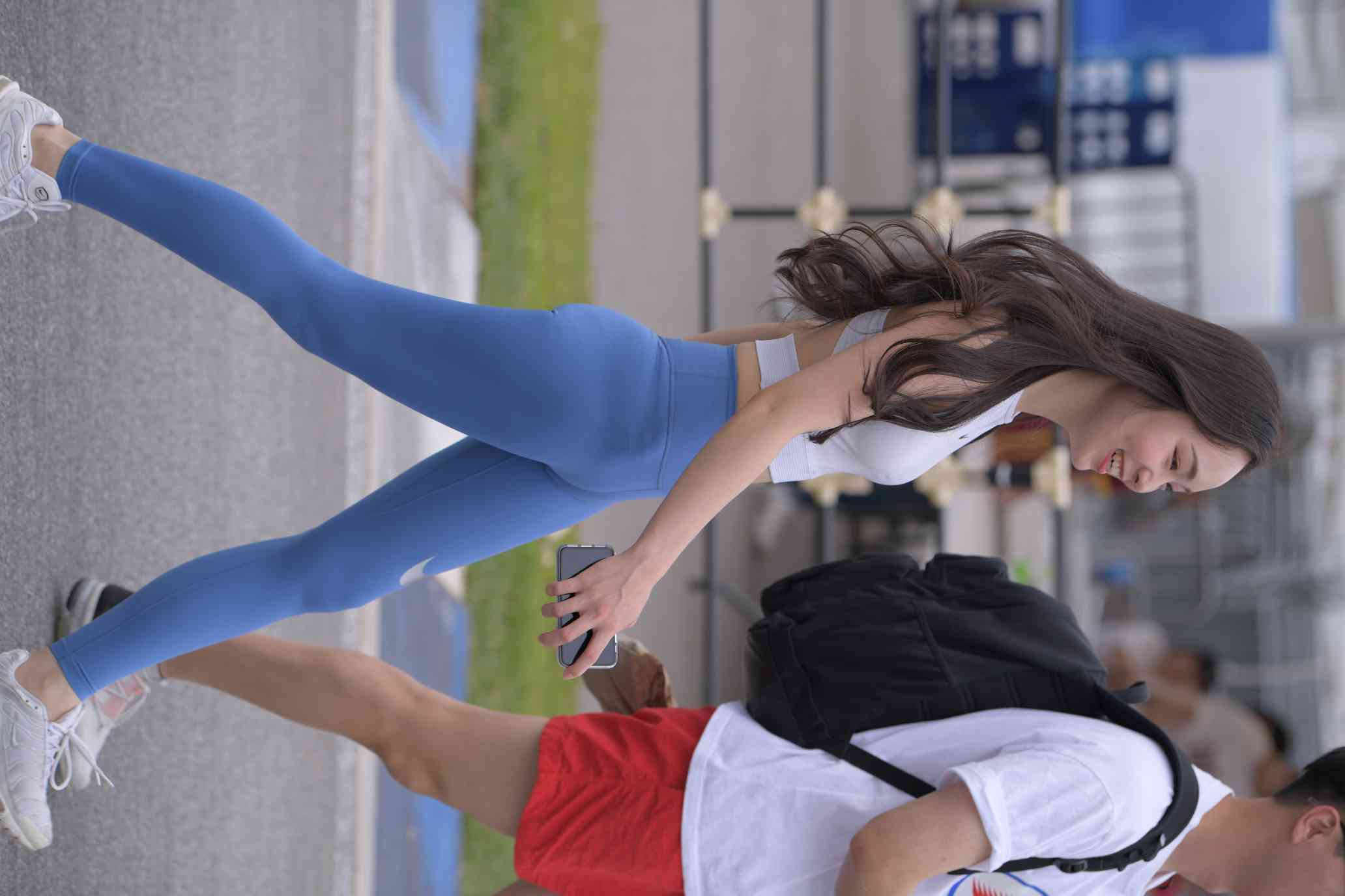 图片[4]-陪男朋友逛街的瑜伽裤女孩【74P】04034-阡陌图库