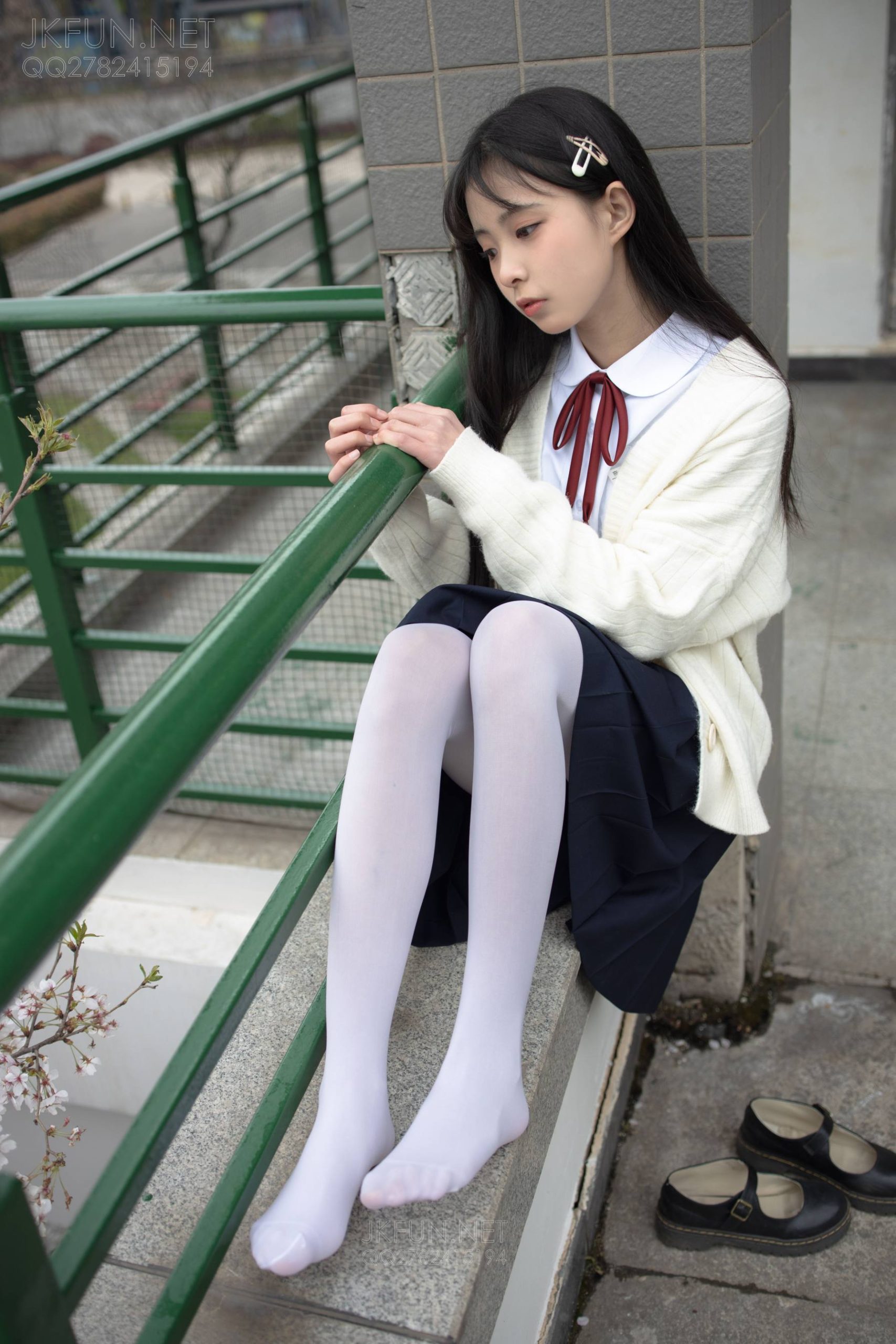 图片[5]-甜美可人的白丝姑娘【127P】20011-阡陌图库