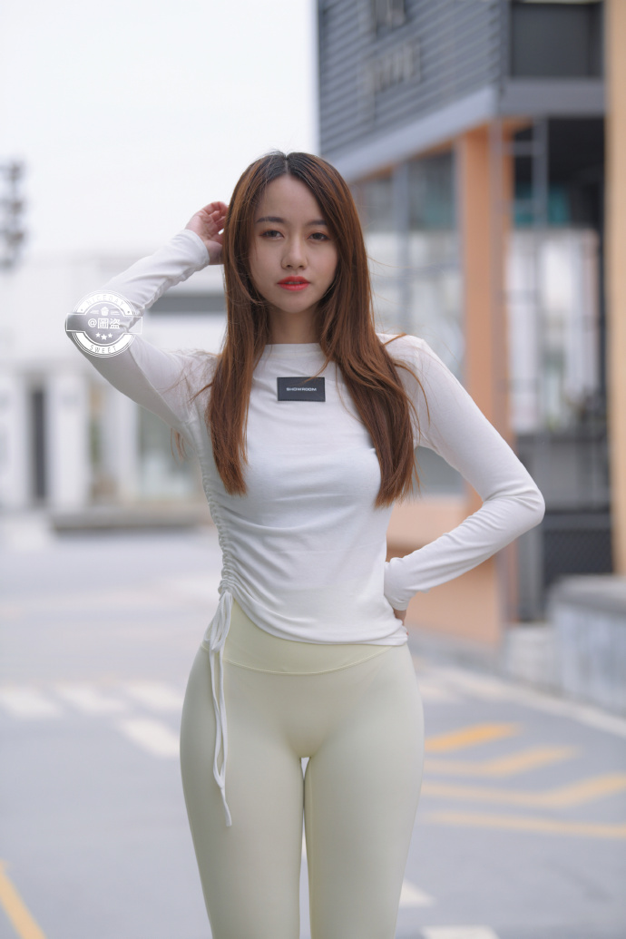 图片[1]-漂亮的白色瑜伽裤女孩 J1441 696P1V-21.4GB-阡陌图库