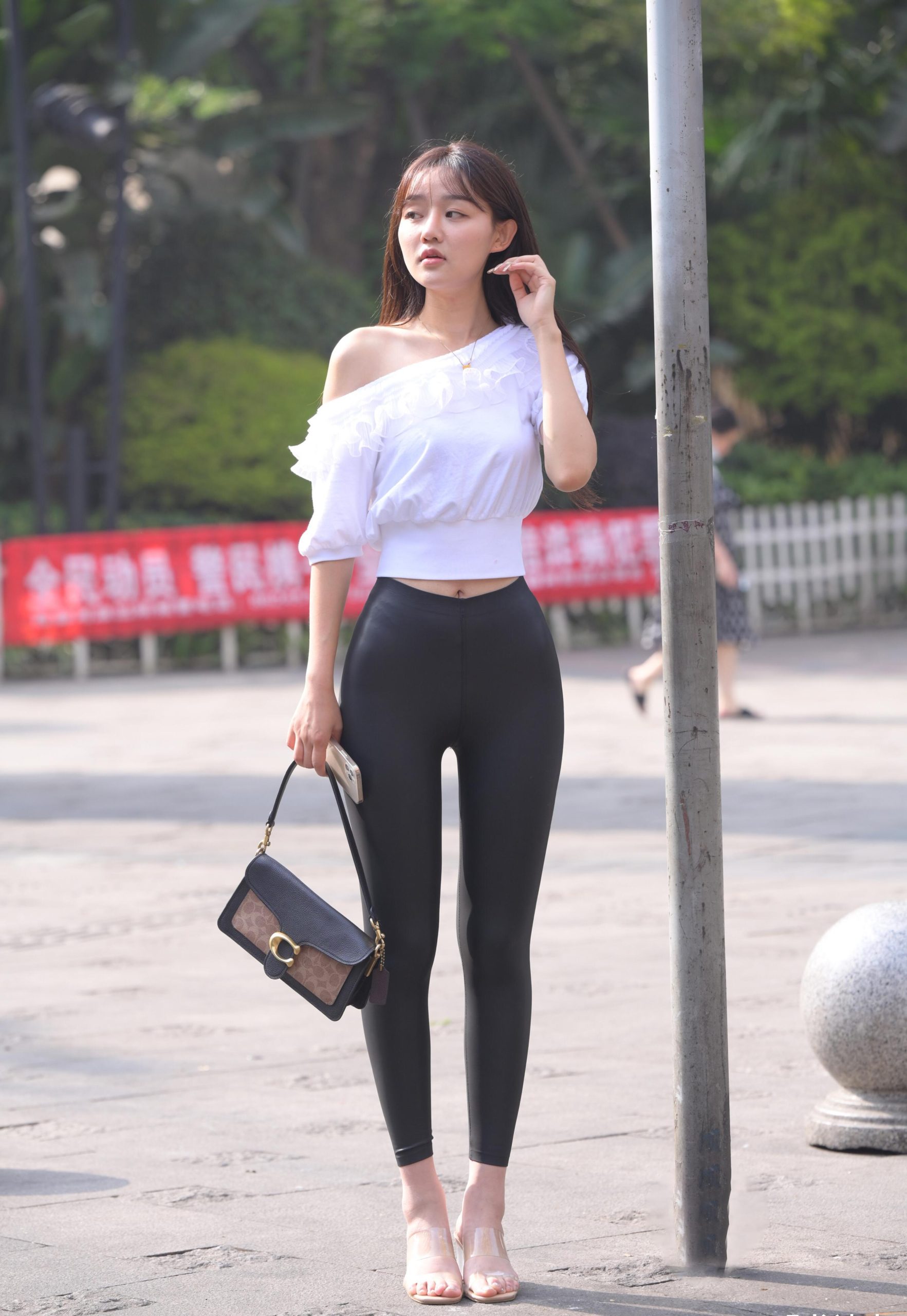图片[5]-笑容非常甜美且治愈的皮裤女孩 J1945 751P1V-22.1GB-阡陌图库