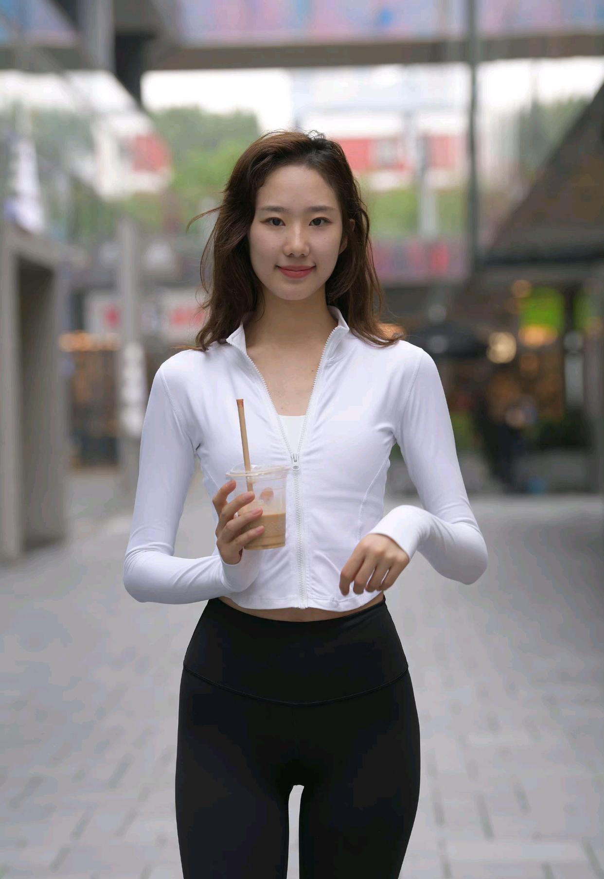 图片[2]-像刘亦菲的黑色瑜伽裤女孩J2237 340P1V-14.8GB-阡陌图库