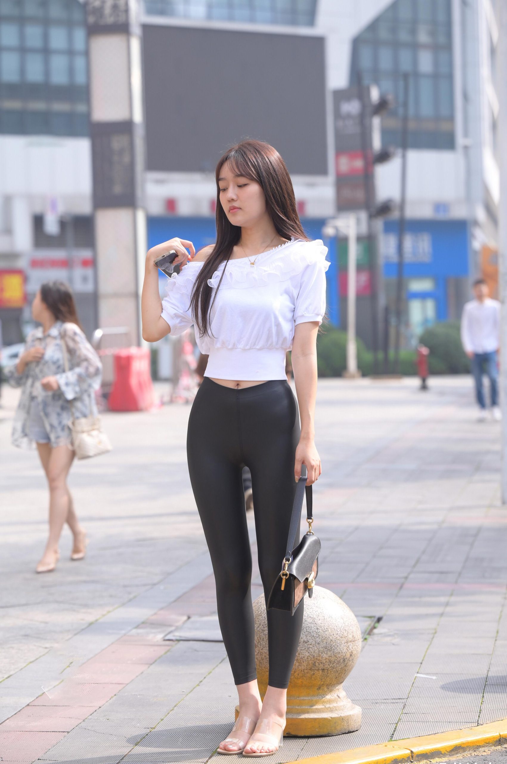 图片[4]-笑容非常甜美且治愈的皮裤女孩 J1945 751P1V-22.1GB-阡陌图库