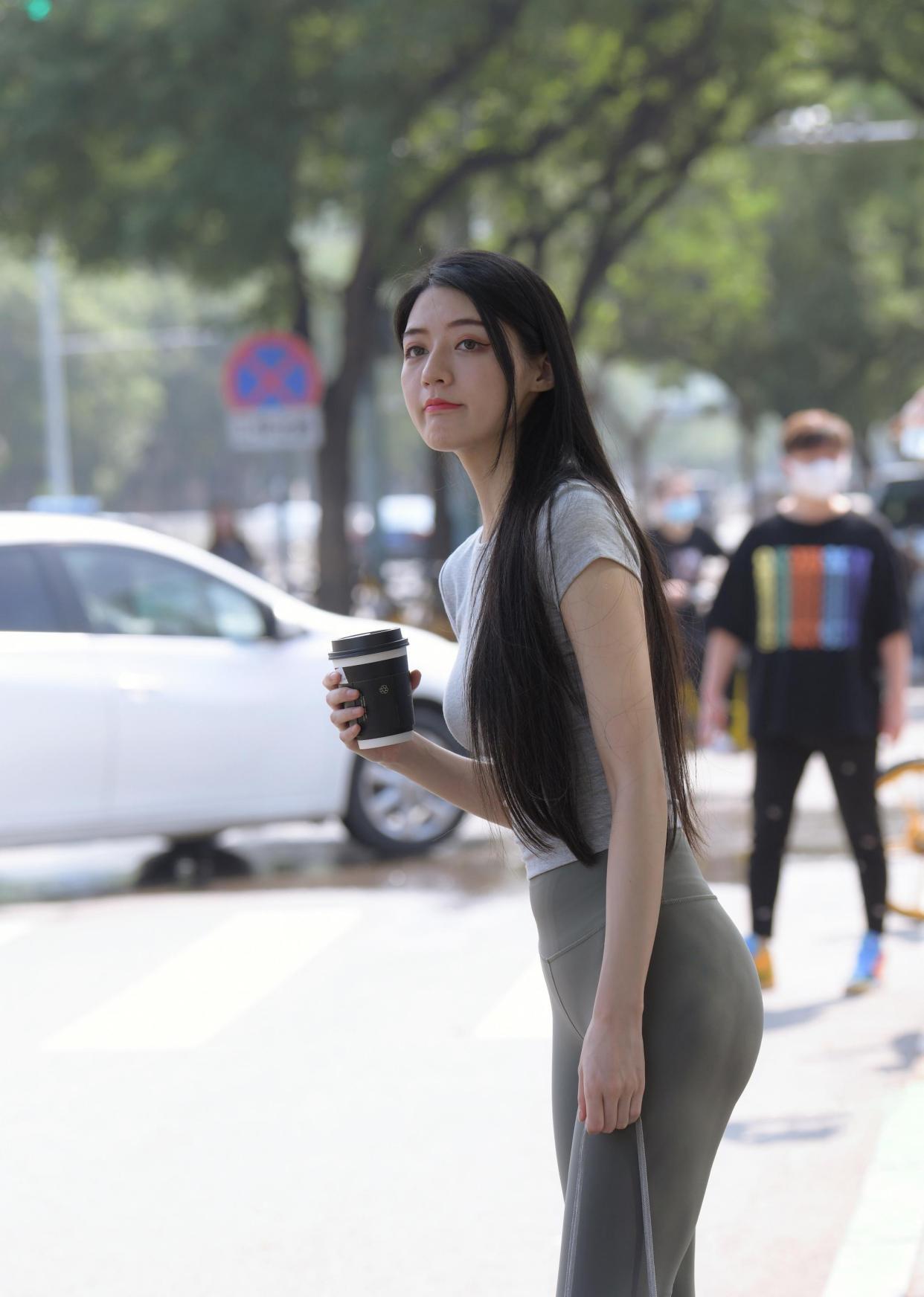 图片[3]-在外面逛街的瑜伽裤女孩J2240 449P1V-16.7GB-阡陌图库