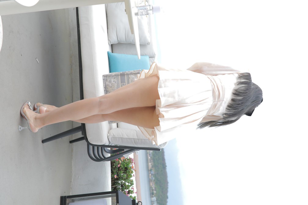 图片[3]-戴黑色蝴蝶结的长发女孩【369P】00027-阡陌图库