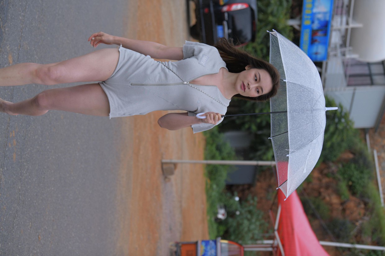 图片[5]-阴雨天在海边骑车的长发女人【156P】00044-阡陌图库