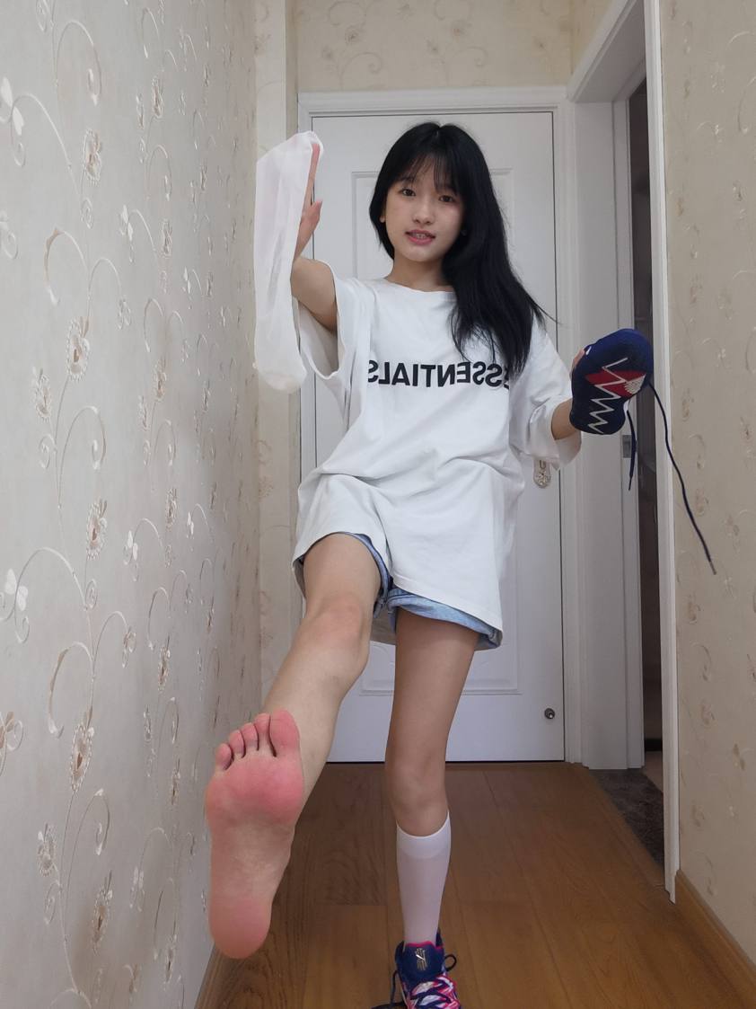 图片[1]-调皮的白袜女孩【149P】20017-阡陌图库