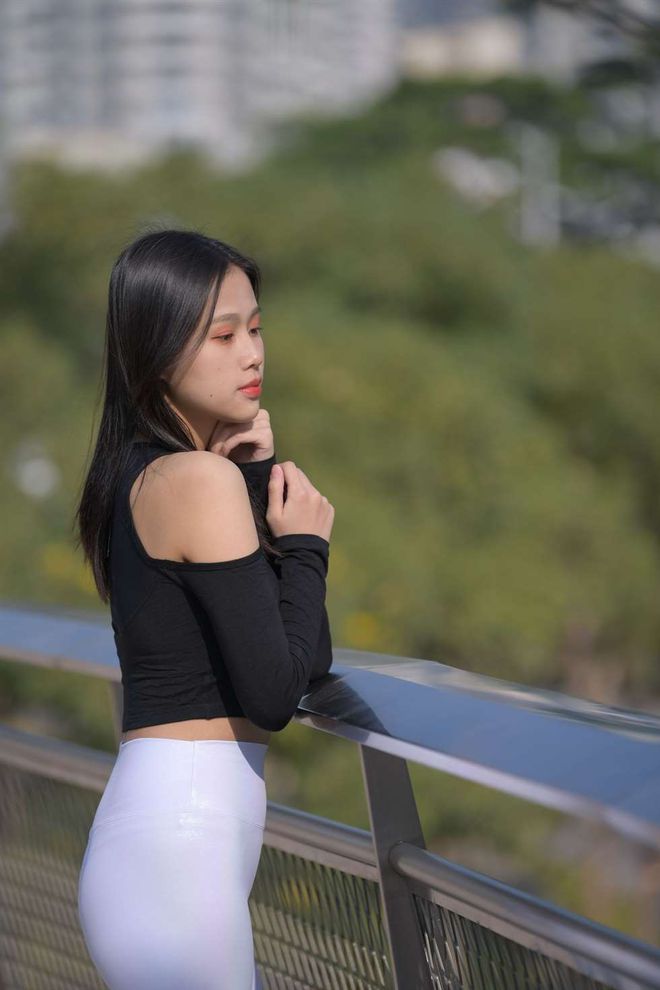 图片[4]-穿紧身白裤的端庄女孩 J1436 674P1V-22.2GB-阡陌图库