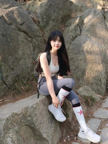 图片[7]-爱爬山的瑜伽裤MM，太甜美了！~-阡陌图库