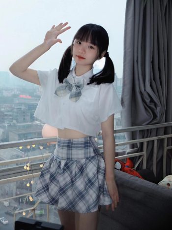 图片[6]-网格丝袜的清纯双马尾小姑娘-阡陌图库