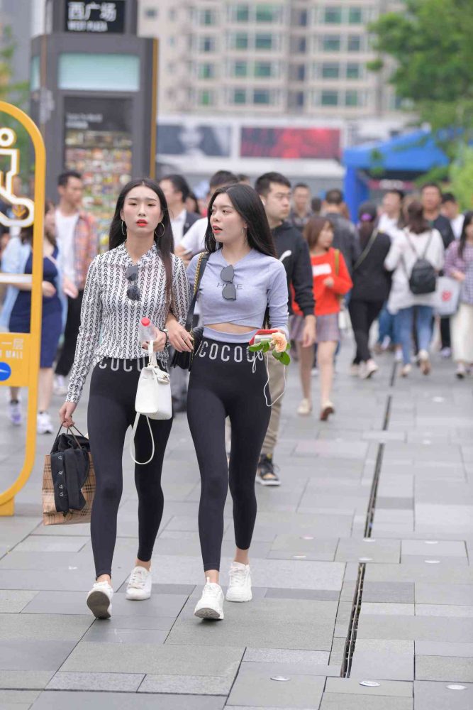 【免费】逛街的两个瑜伽裤姑娘【40P】04030-阡陌图库