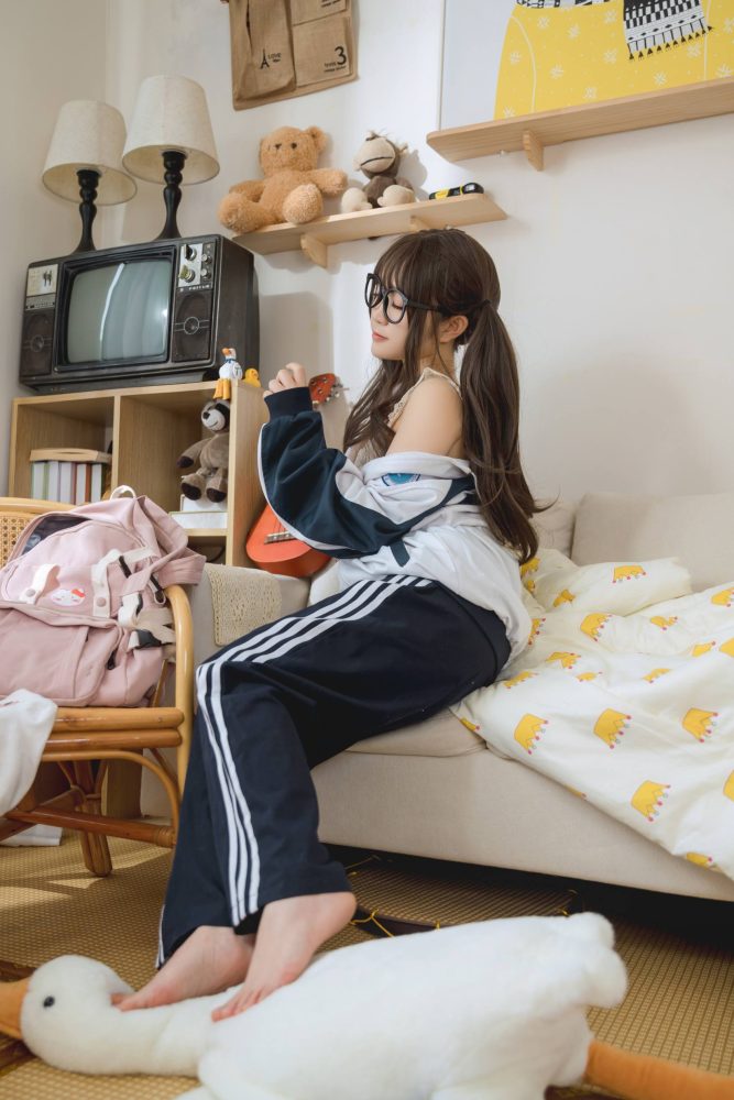 穿校服的双马尾女孩【64P】20010-阡陌图库