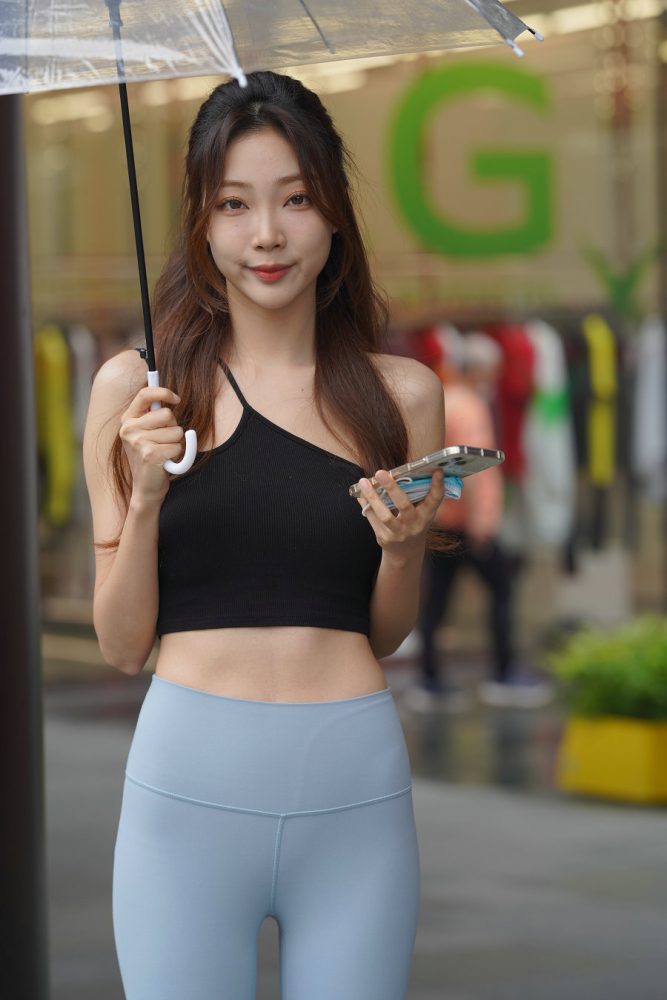 大眼睛瑜伽裤女孩J2903 988P8V-37.6GB-阡陌图库