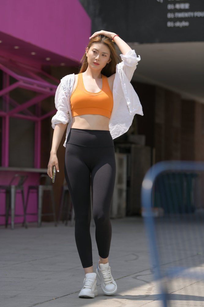 自信的瑜伽裤女孩J3670 712P-14.9GB-阡陌图库