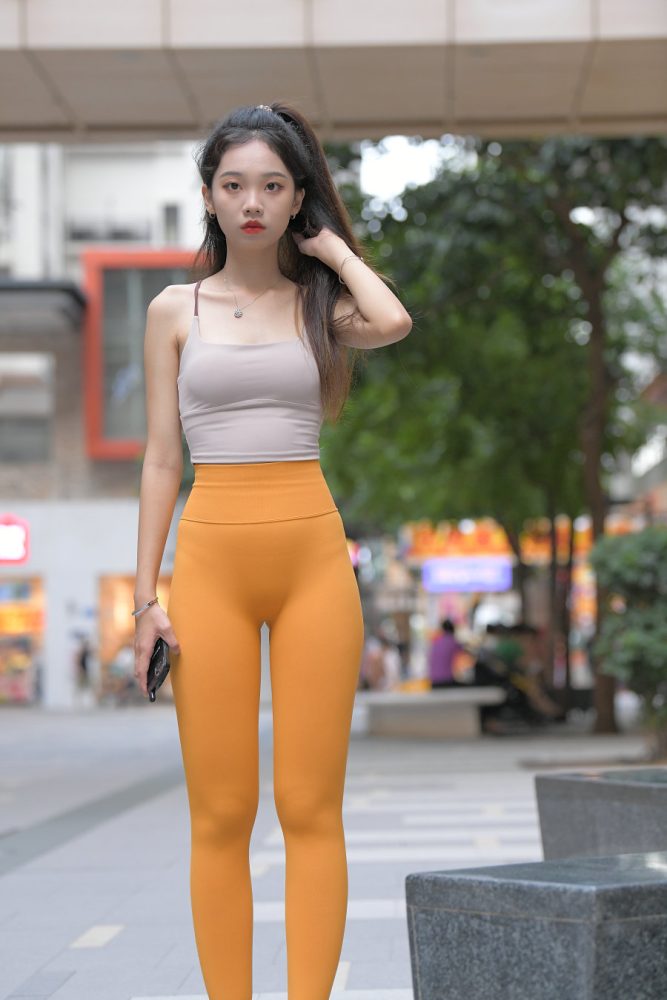 超级可爱的橘黄瑜伽裤女孩J3030 801P1V-28.0GB-阡陌图库