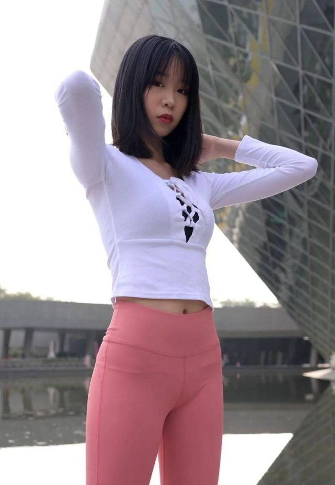 粉色瑜伽裤年轻女孩 J1311 417P17V-14.9GB-阡陌图库