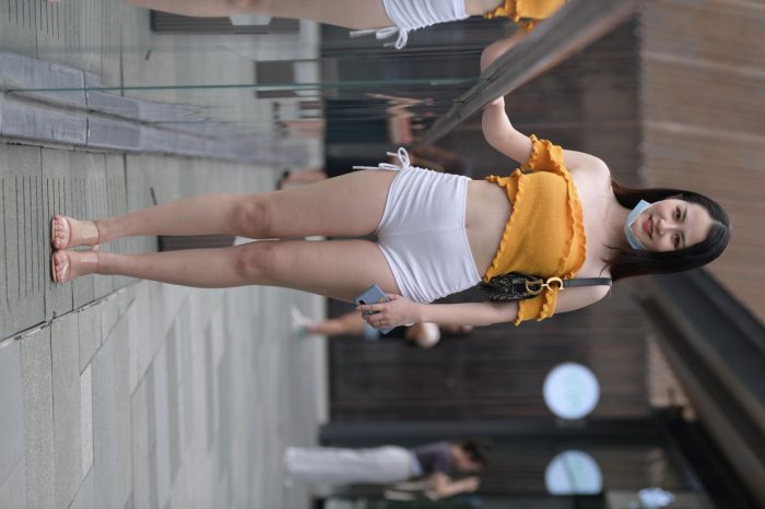 高腰白色短裤的漂亮女孩【767P】00065-阡陌图库