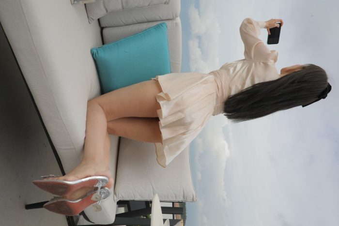 戴黑色蝴蝶结的长发女孩【369P】00027-阡陌图库