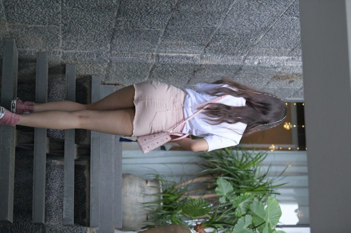 非常清纯甜美的短裙姑娘在逛街【458P】00052-阡陌图库